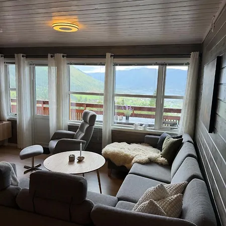Stylish Bavallen With Mountain View! Apartament *